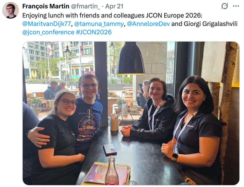 Social Media post by François Martin about lunch at JCON, including a picture with Annelore Egger, François Martin, Marit van Dijk and Tamar Gogebashvili at a lunch table.